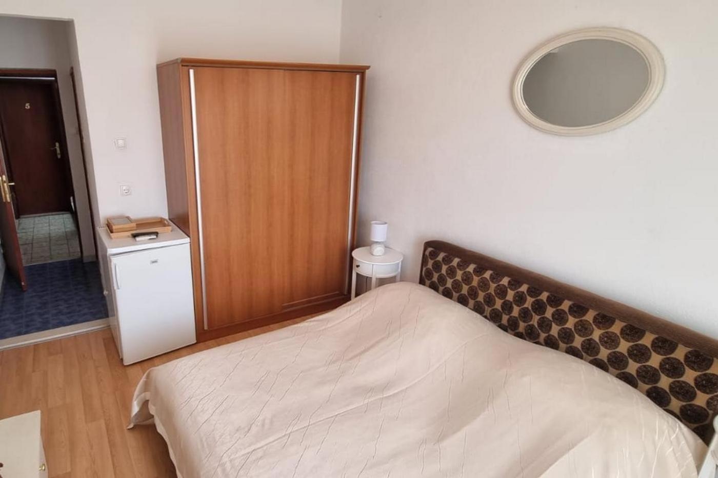 Apartments And Rooms With Parking Space Supetar, Brac - 5658 Bilik gambar