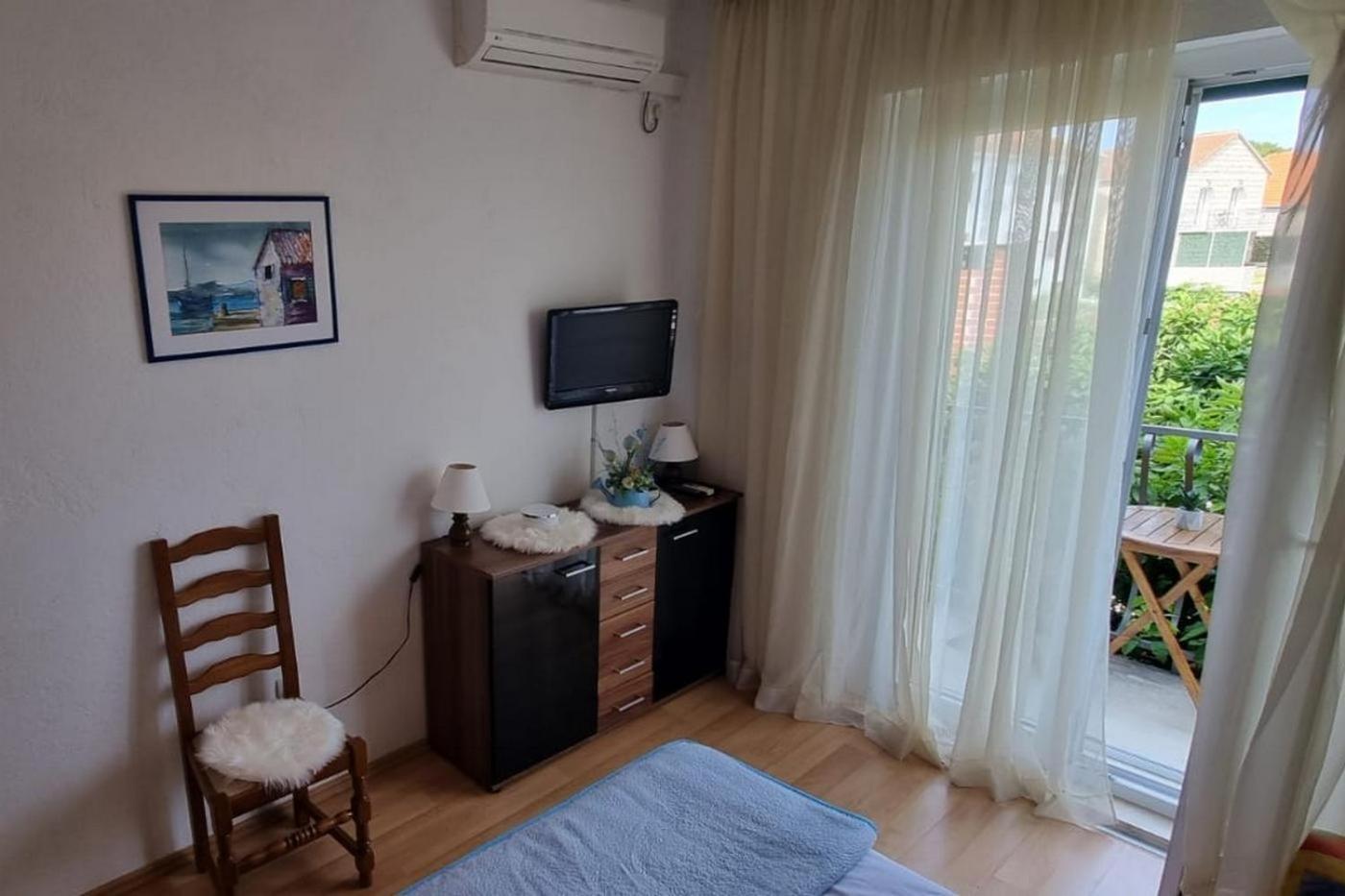 Apartments And Rooms With Parking Space Supetar, Brac - 5658 Bilik gambar