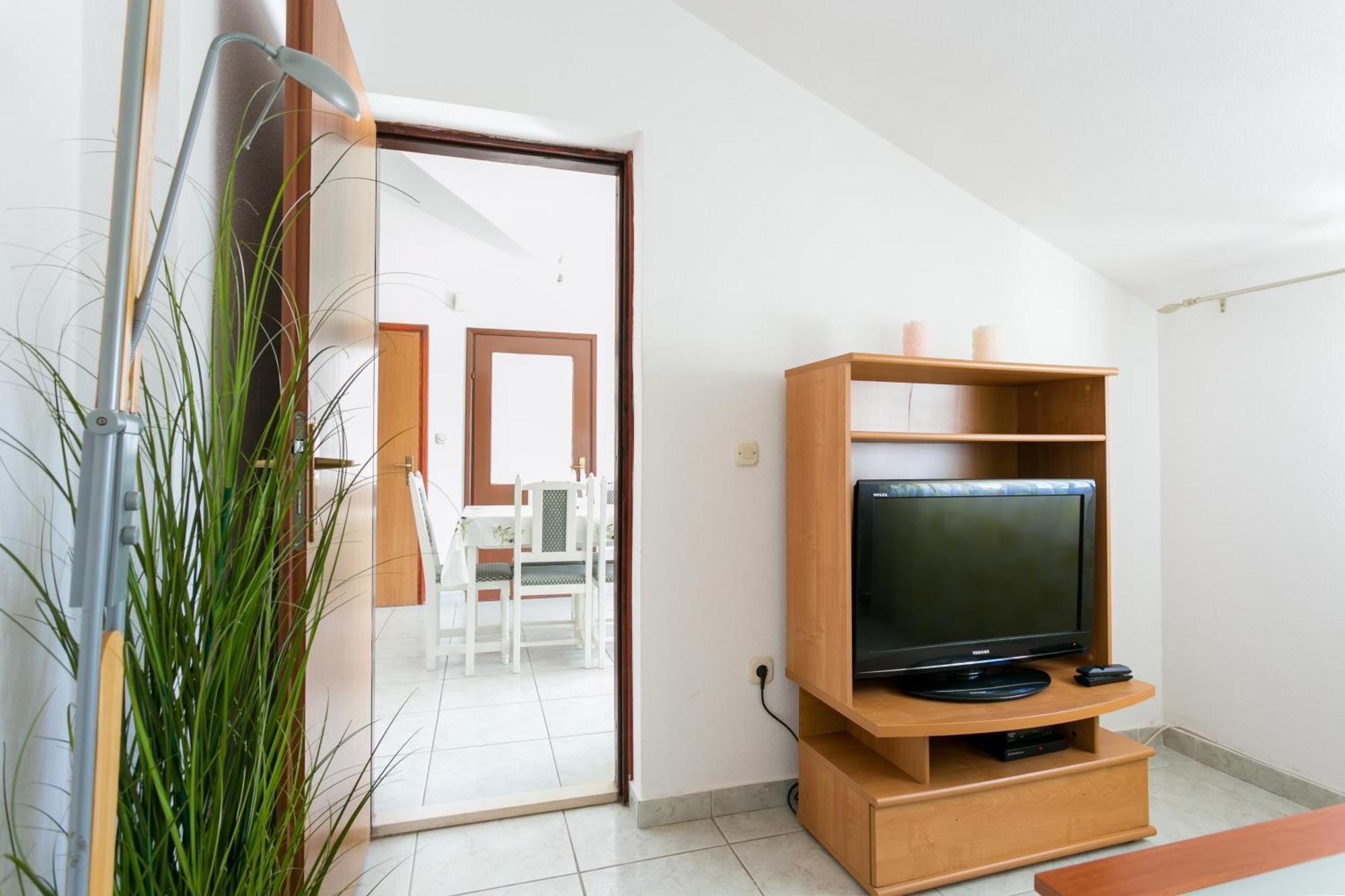 Apartments And Rooms With Parking Space Supetar, Brac - 5658 Bilik gambar