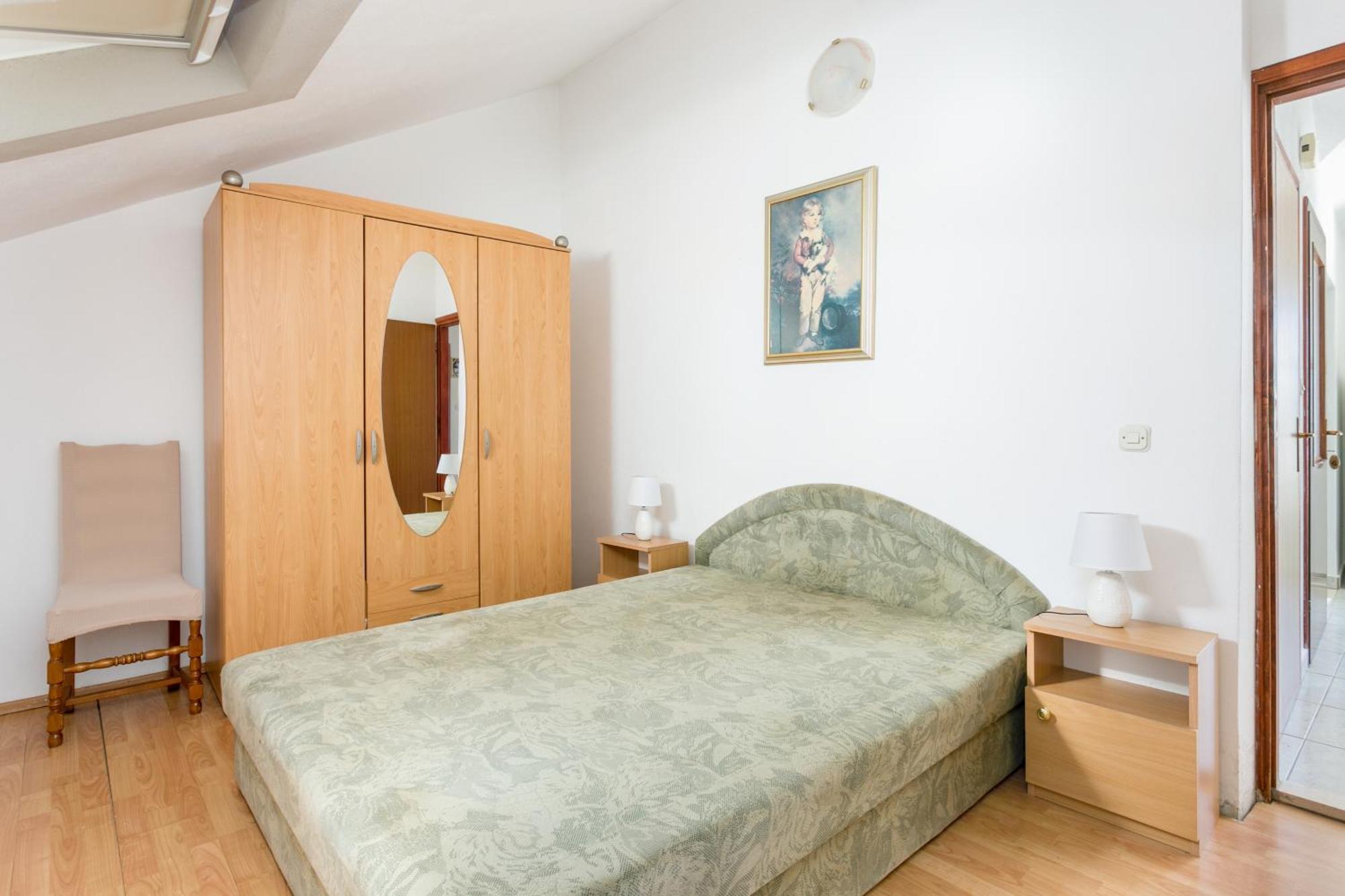 Apartments And Rooms With Parking Space Supetar, Brac - 5658 Bilik gambar