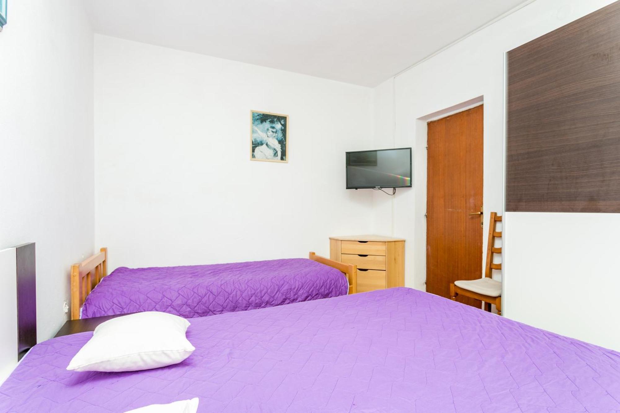 Apartments And Rooms With Parking Space Supetar, Brac - 5658 Bilik gambar